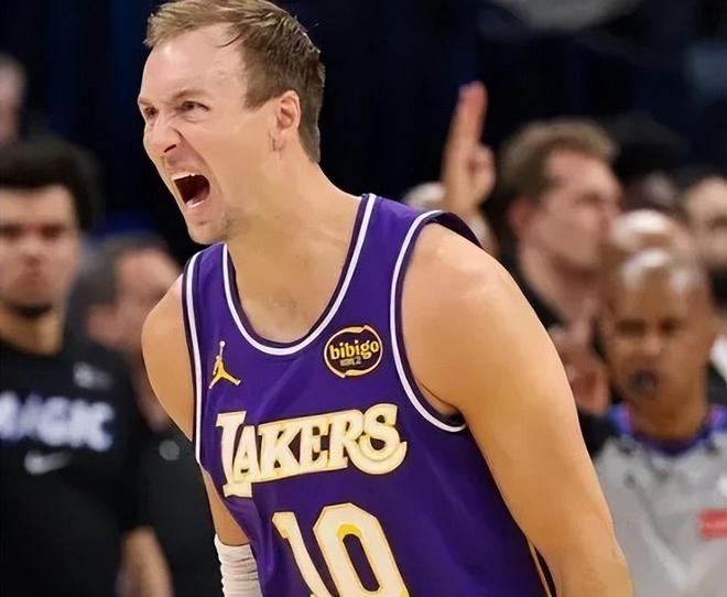 NBA直播赛后战报：湖人87-123惨败雷霆 球员表现两极分化